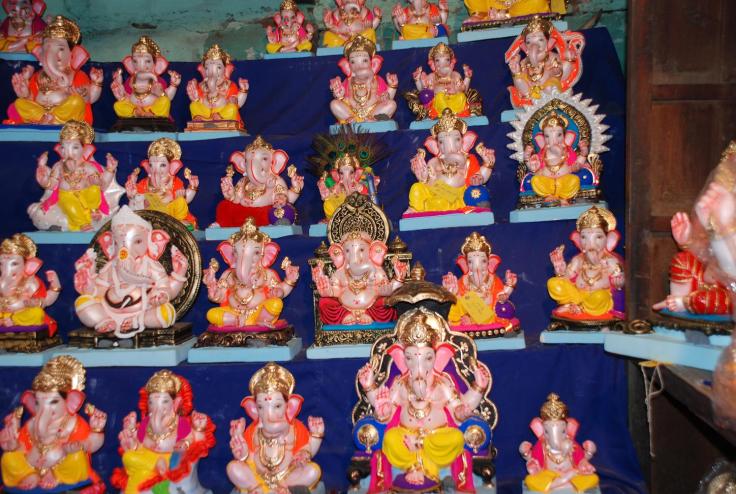 Ganapati Idols shop.JPG